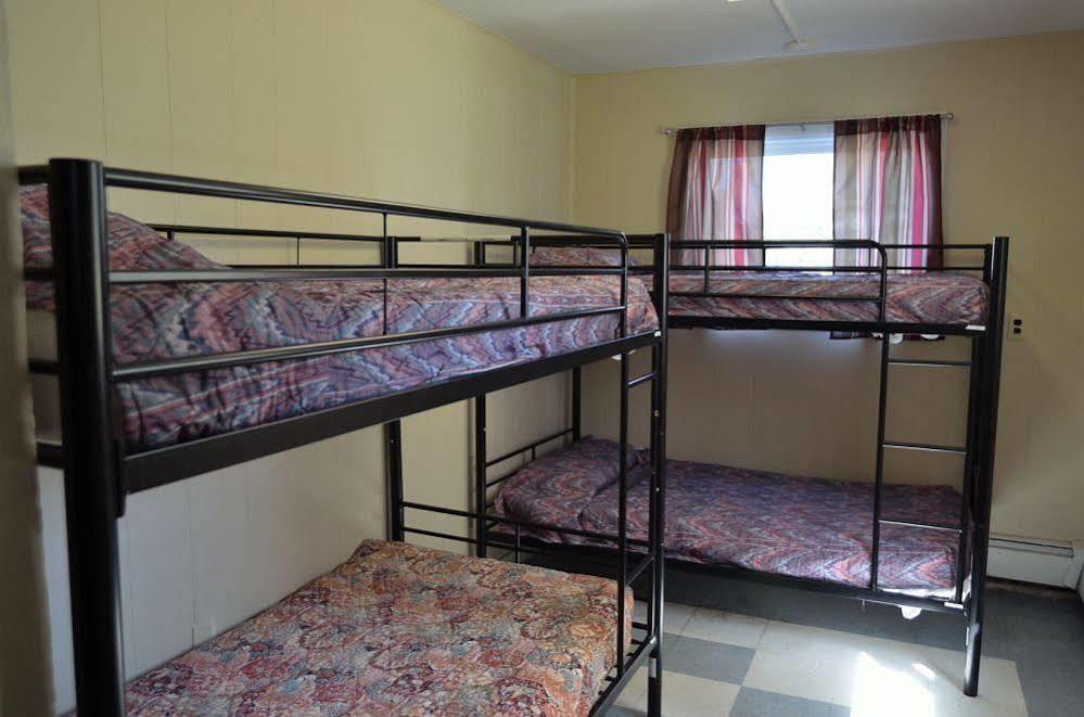 Bent Prop Inn & Hostel Of Alaska - Downtown Анкоридж Екстер'єр фото